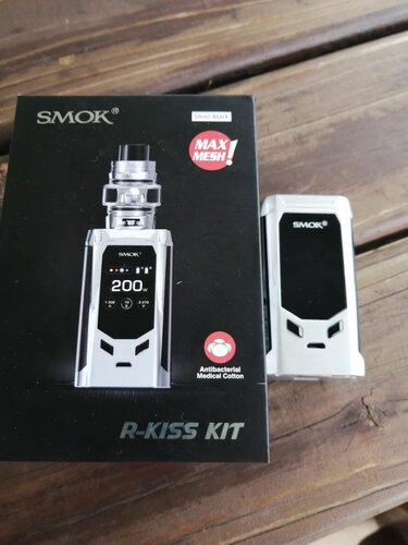 Smok R-Kiss.jpeg