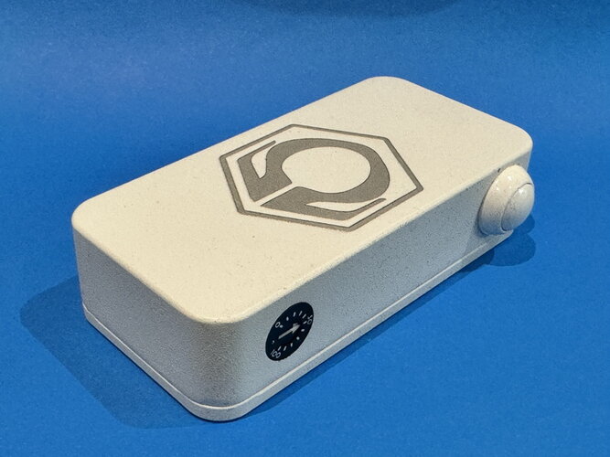 HexOhm White 03.jpg