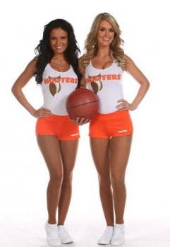 Hooters04.jpg