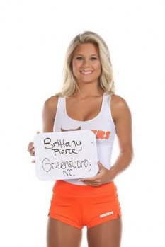 Hooters05.jpg