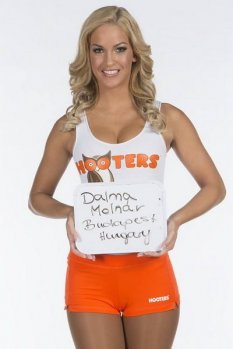 Hooters08.jpg