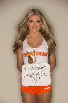 Hooters09.jpg