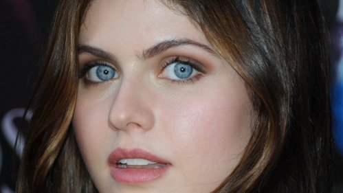 Alexandra-Daddario-042.jpg