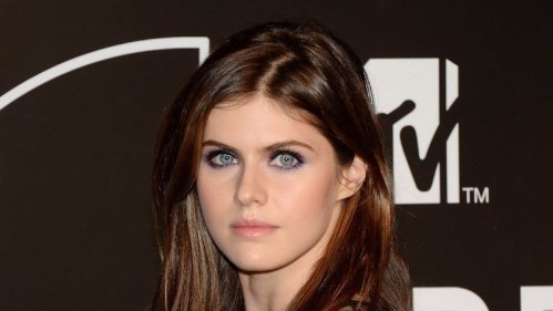 Alexandra-Daddario-044.jpg