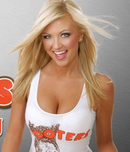 Hooters02.jpg