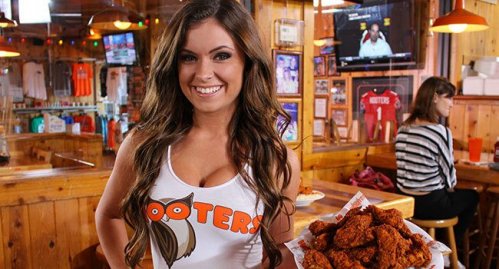 hooters_girls_01.jpg