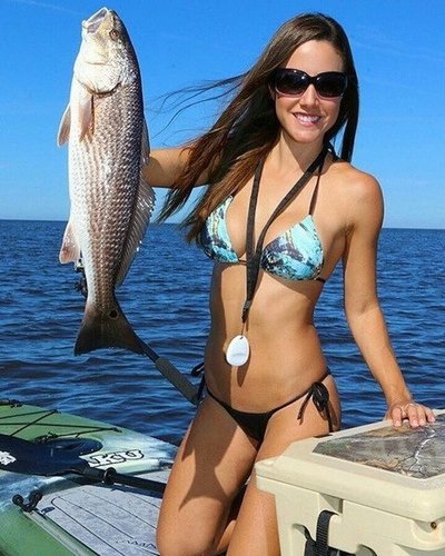 GirlsFishing5.jpg